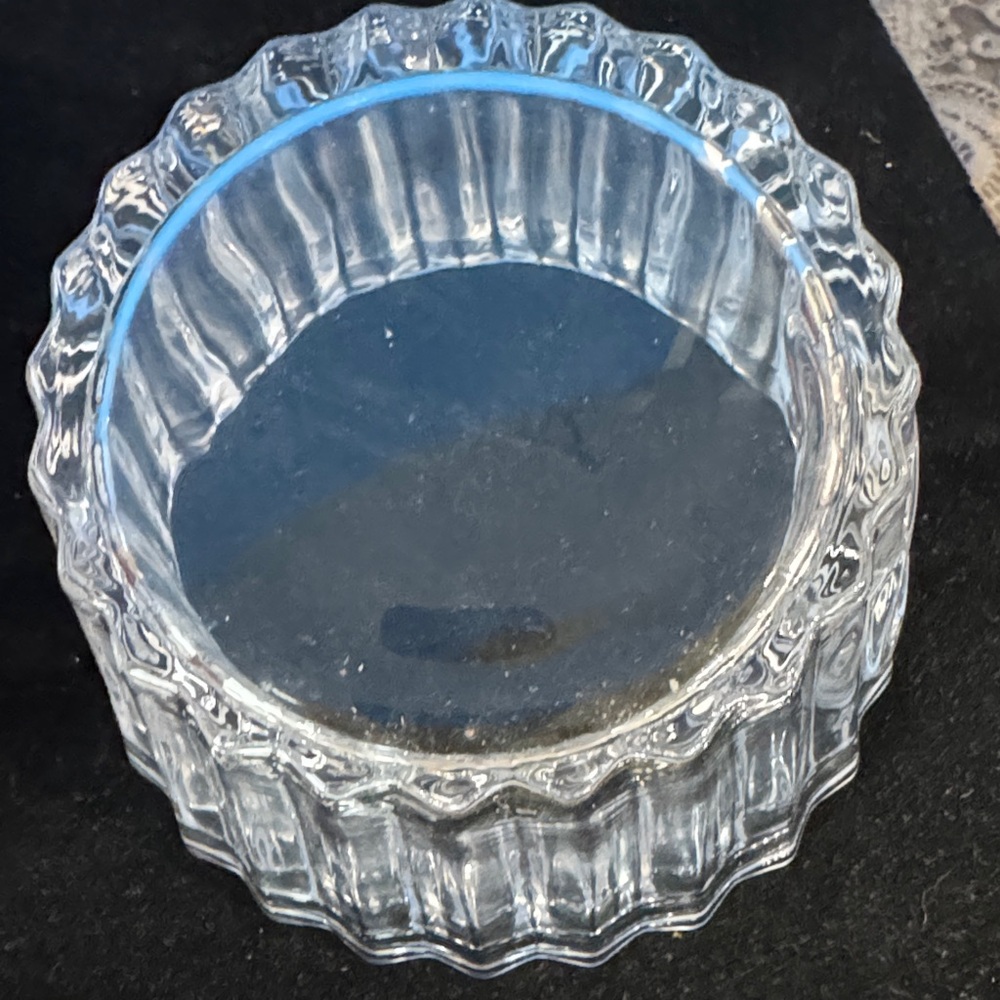 Hershey’s Reese’s Glass Candy Dish with Lid (and original box) - Picture 6 of 15